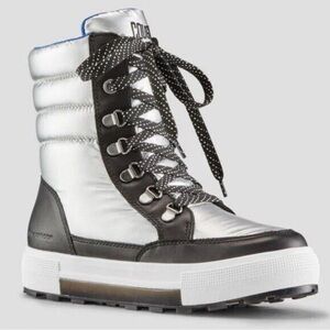 Cougar Women's Silver and Black Winter Boots only worn a few times!!